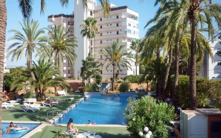 Antigo hotel Mirablau em Maiorca que deu origem ao Eurostars Marivent na baía de Palma