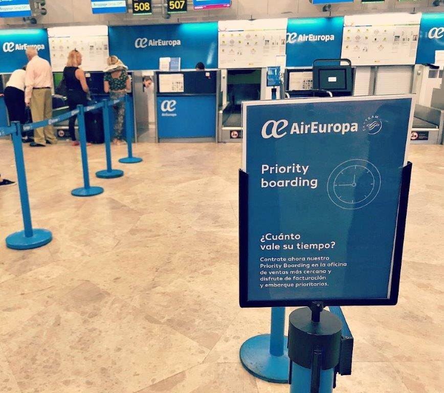 Balcão de check-in prioritário da Air Europa