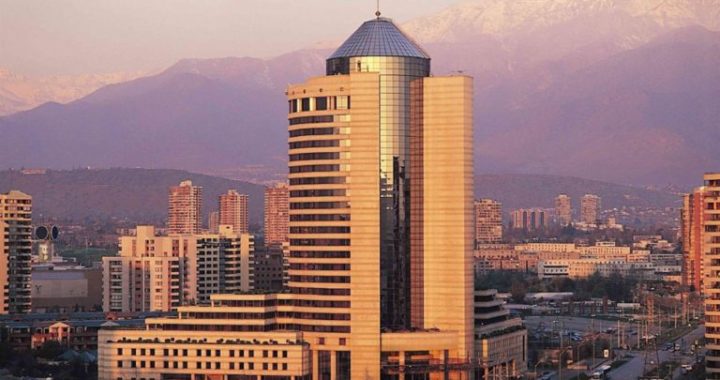 Edificio do hotel Santiago na capital do Chile agora sob gerência do Mandarin Oriental