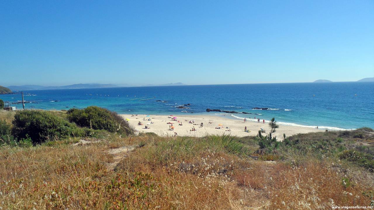 Praia da Pragueira na ria de Pontevedra em Espanha vista da arriba