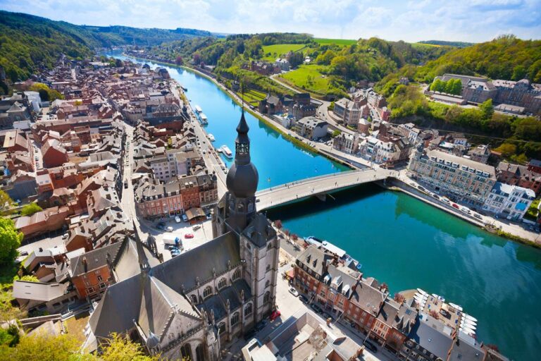 Cidade da Bélgica que é o novo destino da Cathay pacifi com voos directos para Bruxelas