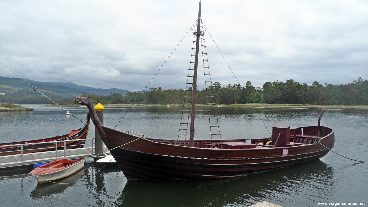 Barco Viking que da Romaria que se realiza em Catoira no mês de Agosto