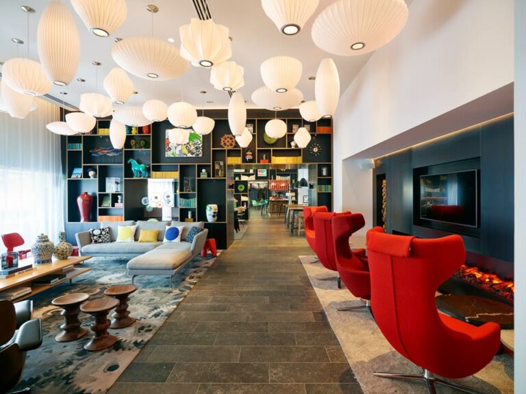 Zonas comuns do hotel citizenM Paris Gare de Lyon