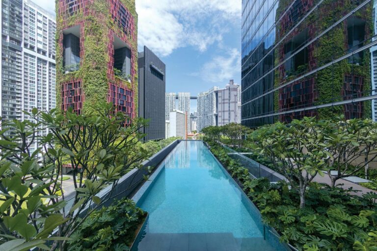Piscina do hotel Sofitel Singapore City Center