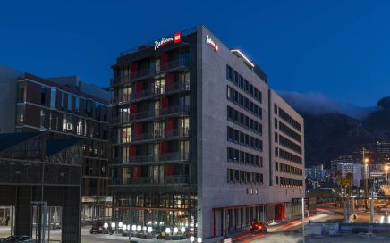 Edifício do hotel Radisson RED Cape Town na África do Sul