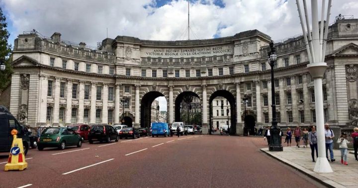 Admiralty Arch em Londres vai ter hotel Waldorf Astoria que abre em 2022