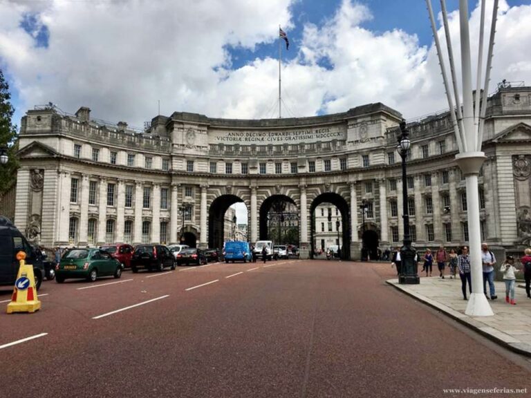 Admiralty Arch em Londres vai ter hotel Waldorf Astoria que abre em 2022