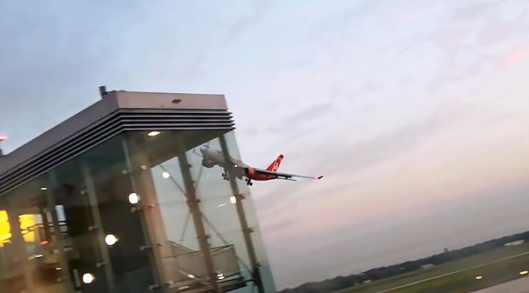 Voo AB7001 da air berlin numa razia ao terminal de Dusseldorf
