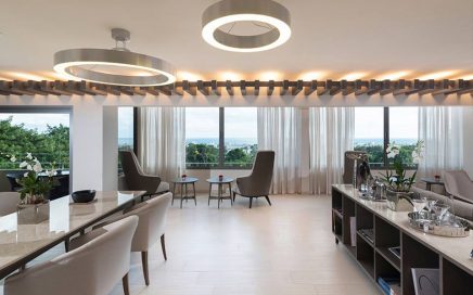Lounge do renovado El Embajador, a Royal Hideaway Hotel