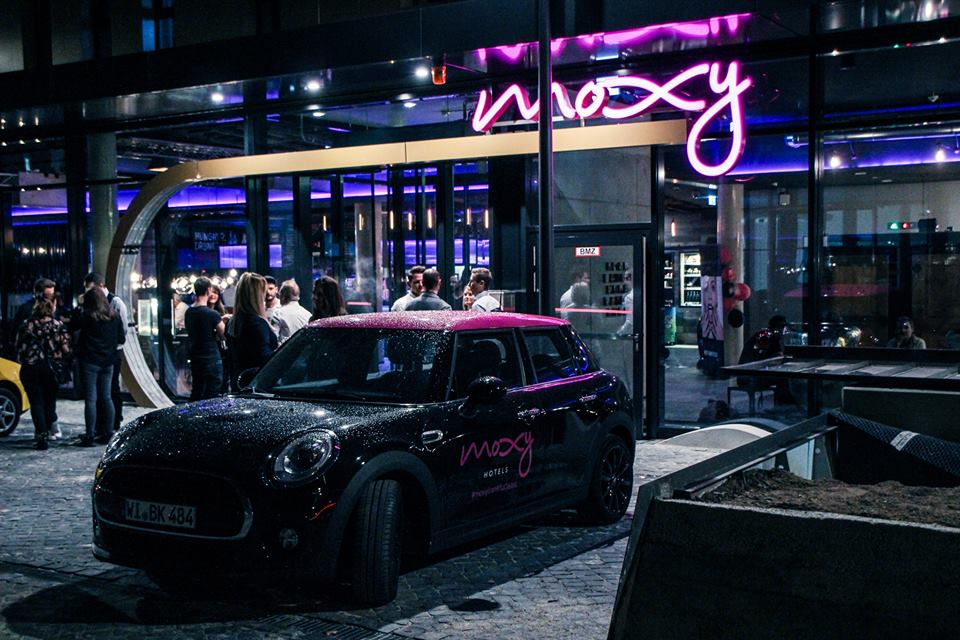 Entrada dp hotel Moxy Frankfurt East