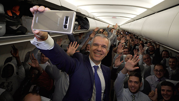 Selfie na oferta do Samsung Galaxy Note8 a bordo da Iberia