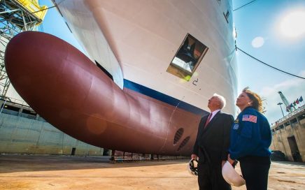 Torstein Hagen (Presidente da Viking) e a Dra. Anna Fisher, ex-astronauta da NASA e madrinha do Viking Orion