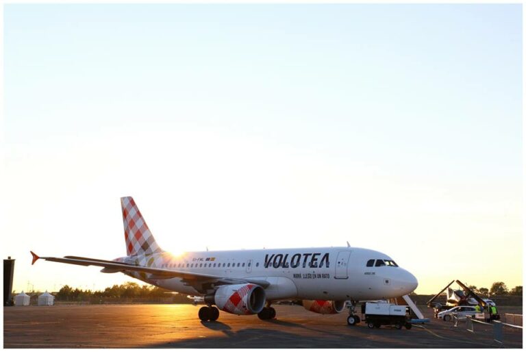 Aeronave A319 no solo da companhia aérea low cost Volotea