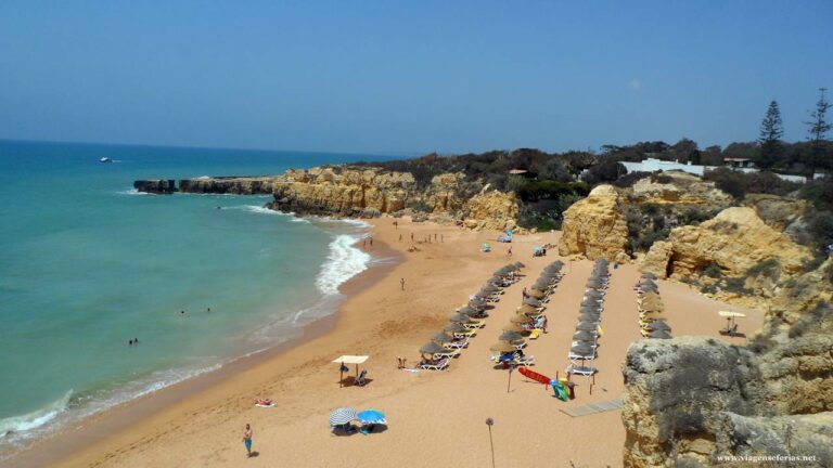 Praia do Castelo na zona de Albufeira no Algarve