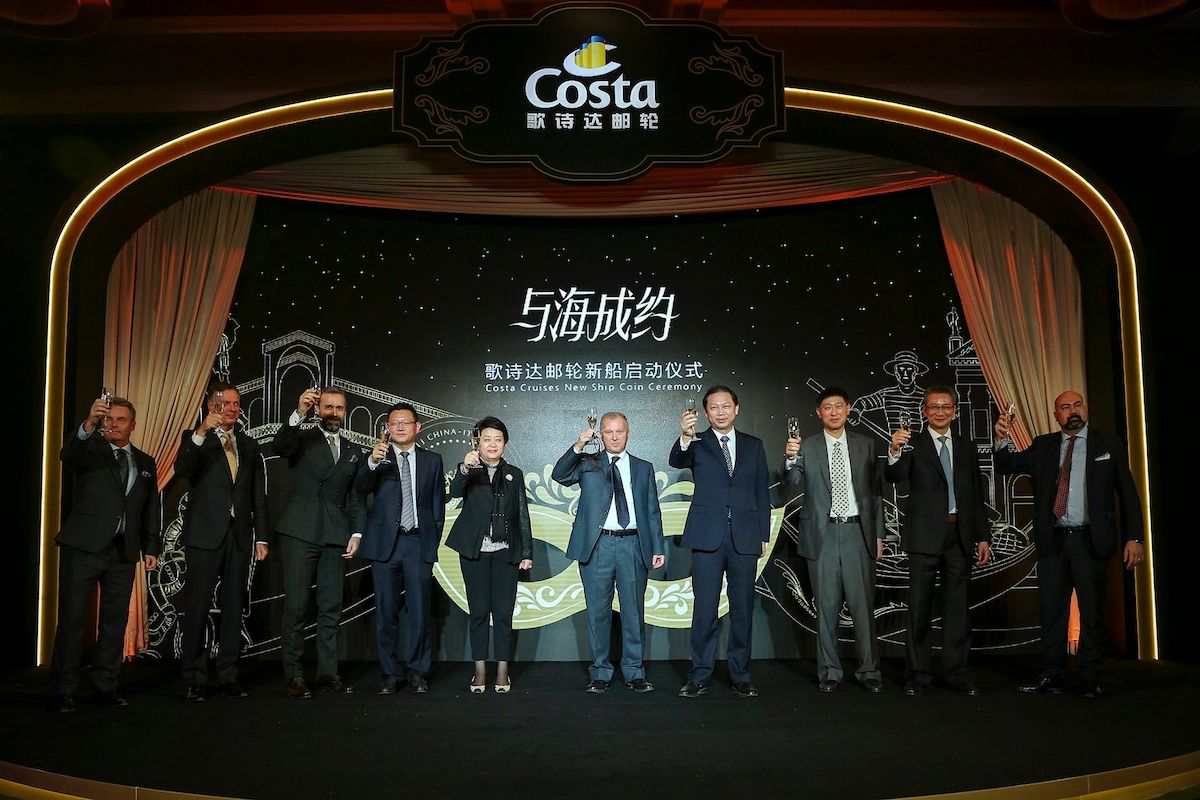 Cerimonia da Moeda para o navio de cruzeiros Costa Venezia