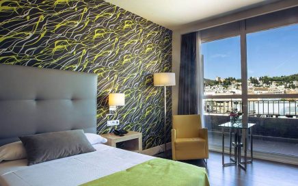 Quarto do hotel Barceló Carmen Granda com vista sobre Alhambra
