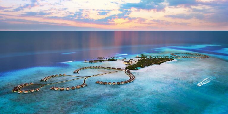 O hotel resort Radisson Blu Maldivas visto de cima no atol Alifu Dhaalu