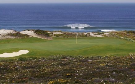 Zona do campo de golfe West Cliffs com vista para o oceano atlântico