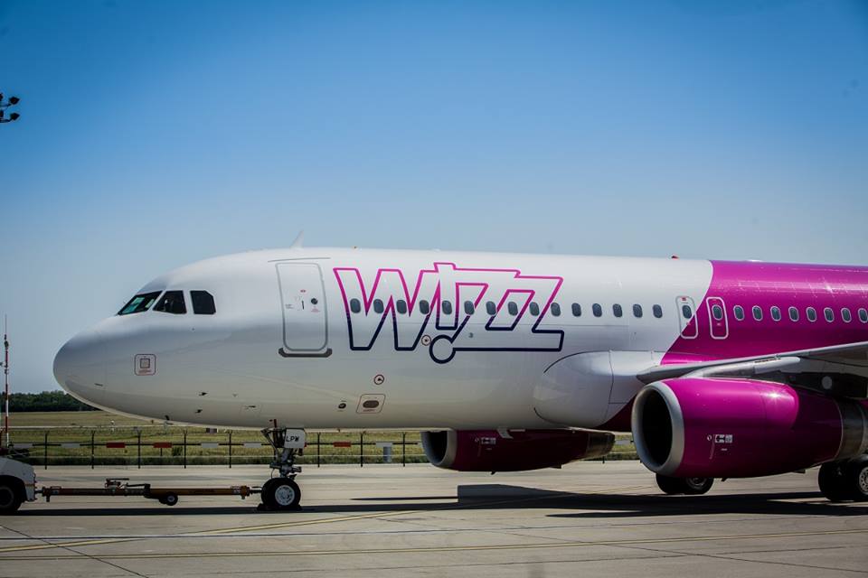Chegada de uma nova aeronave da companhia low cost Wizz Air