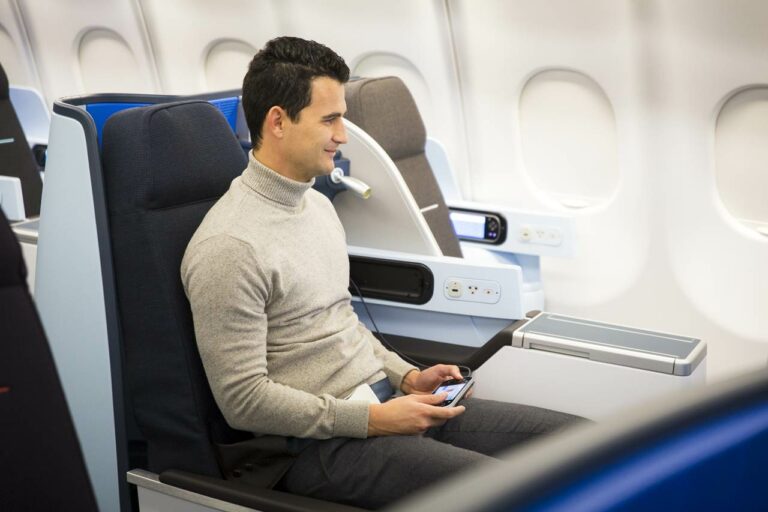 cabine World Business Class da companhia KLM