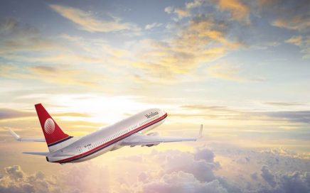 Aeronave da companhia aérea Meridiana em voo