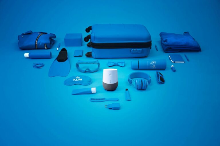 Blue Bot da KLM ajuda a organizar as malas antes duma viagem