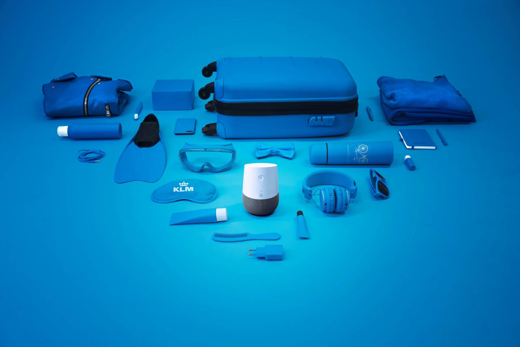 Blue Bot da KLM ajuda a fazer as malas antes duma viagem