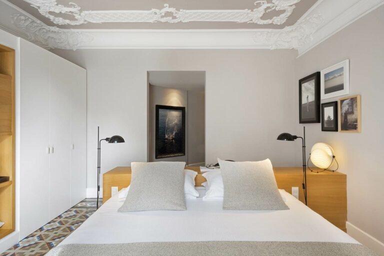 Quarto do Hotel Alexandra, Curio Collection by Hilton