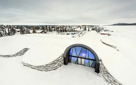Porta de entrada do Icehotel na Lapónia da Suécia