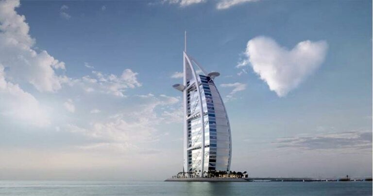 Hotel Burj Al Arab Jumeirah visto ao longe