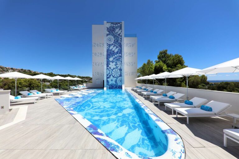 Piscina sem uso de cloro do Iberostar Grand Hotel Portals Nous