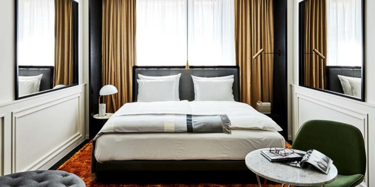 Quarto do hotel Roomers Munich da Autograph Collection