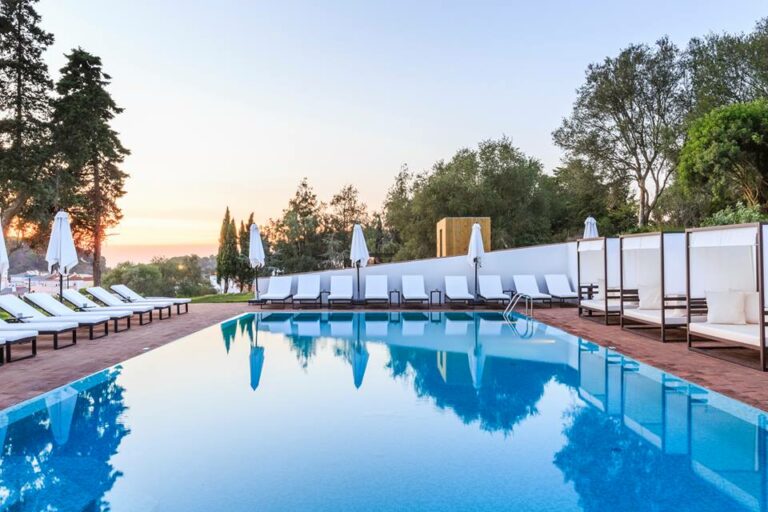 Piscina do Santiago Hotel que faz parte do Design Hotels