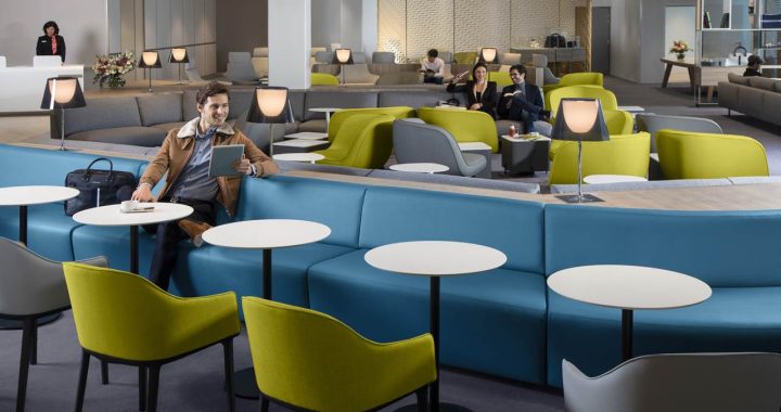 Zona de estar Space do Lounge da Air France no aeroporto Paris CDG