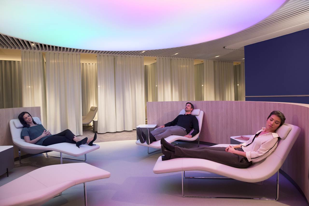 Zona de relaxamento do Lounge da Air France em Paris Charles de Gaulle