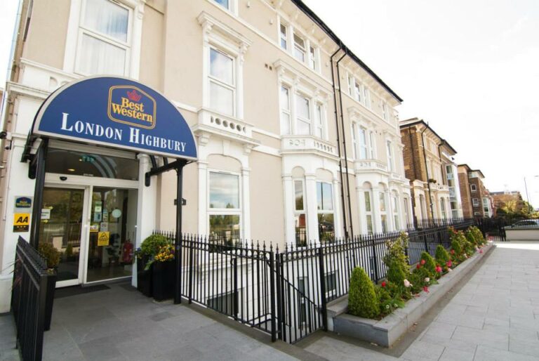 Entrada do hotel Best Western London Highbury- BWHighbury em Londres