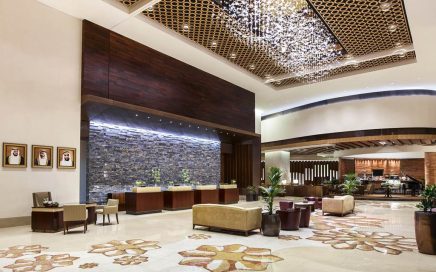 Lobby do hotel Swissôtel Al Ghurair no Dubai