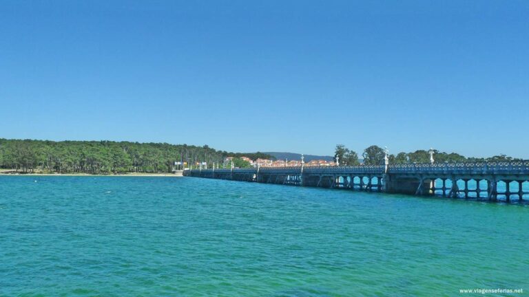 ilha de La Toja na Galiza e a ponte que a liga