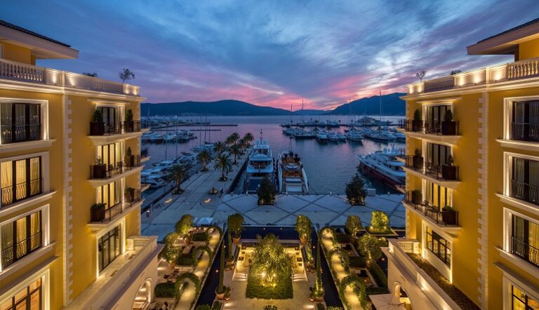 Vista do exterior do hotel Regent Porto Montenegro