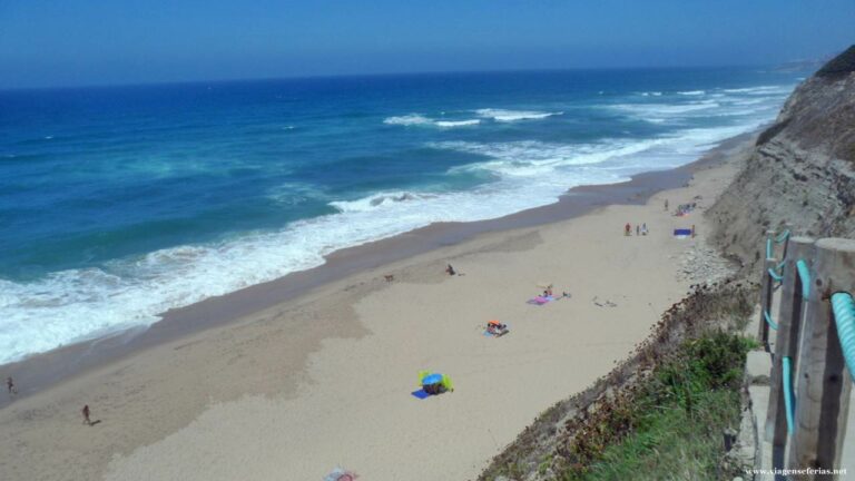 Praia da Aguda em Sintra (Portugal) vista de cima