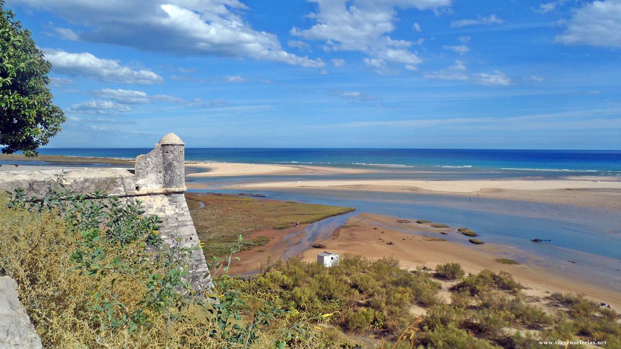 Vista da Ria Formosa desde Cacela Velha no Algarve