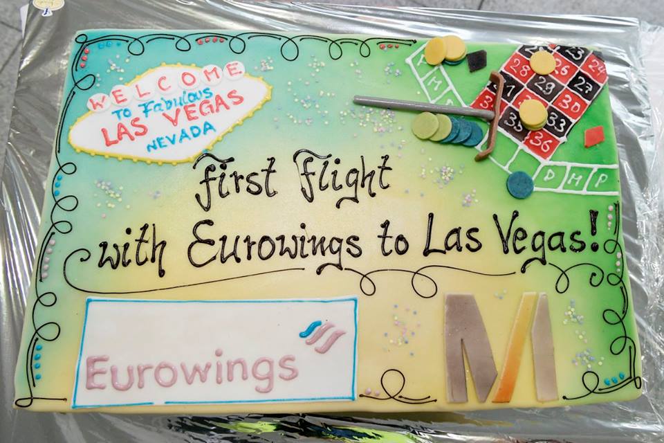 Bolo de comemoração do 1º voo entre Munique e Las Vegas pela Eurowings