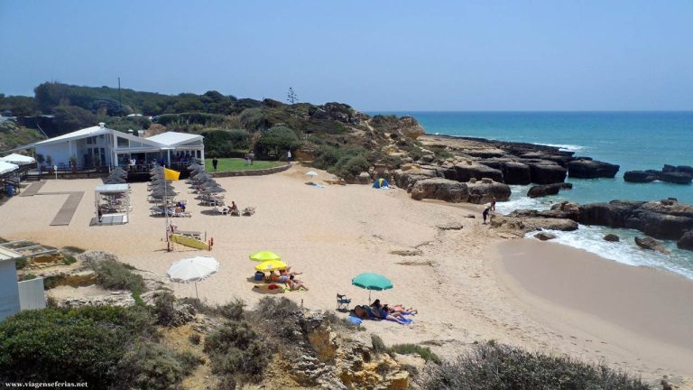 Praia do Evaristo no Algarve que ganhou fama pelo restaurante e Jet7