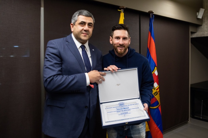 Messi recebe titulo de embaixador da OMT para o Turismo Responsável