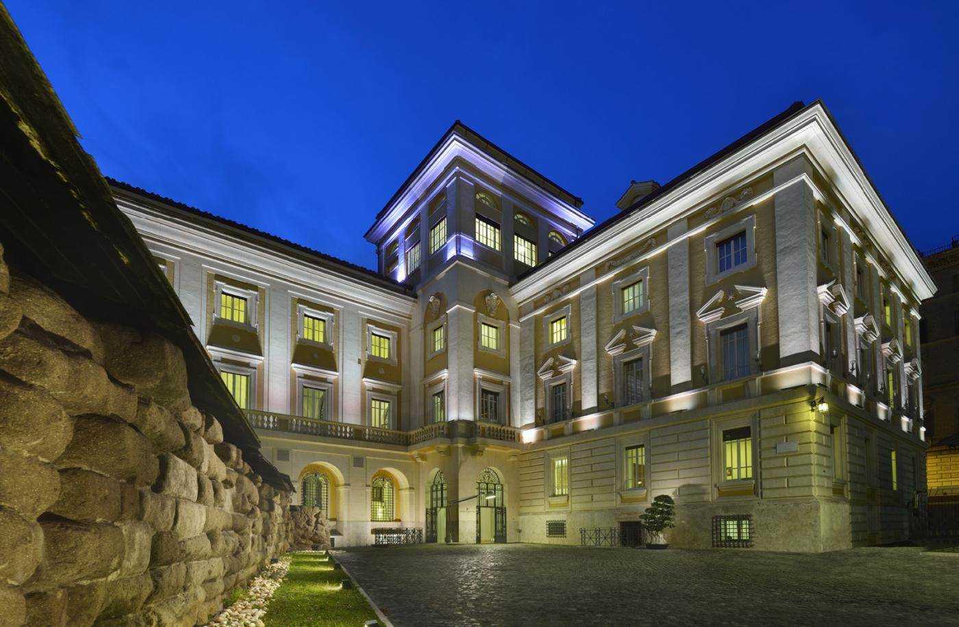 Fachada do Palazzo Montemartini em Roma que integra a Radisson Colection