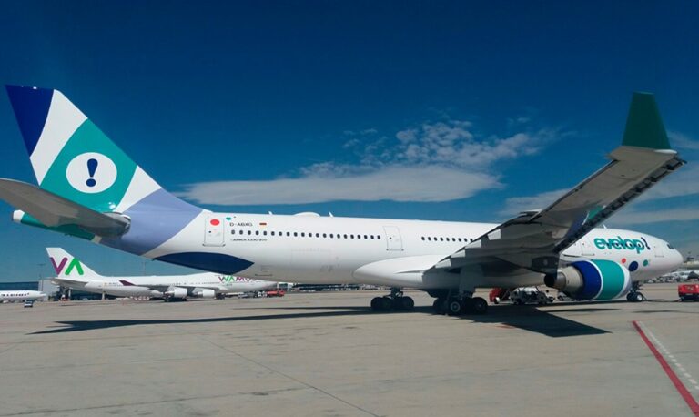 Aeronave Airbus A330 da companhia aérea Evelop