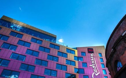 Fachada do hotel Radisson Red em Glasgow no Reino Unido