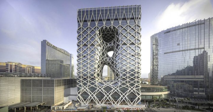 O hotel Morpheus em Macau visto de frente