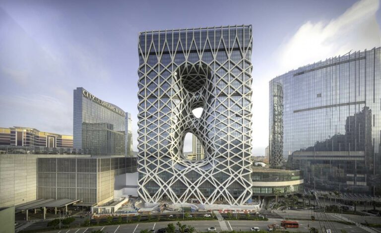 O hotel Morpheus em Macau visto de frente
