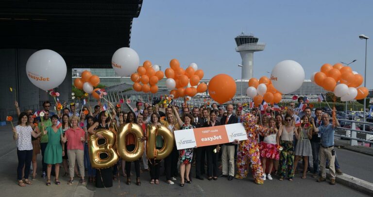 Comemoração das 1000 rotas da low cost easyJet